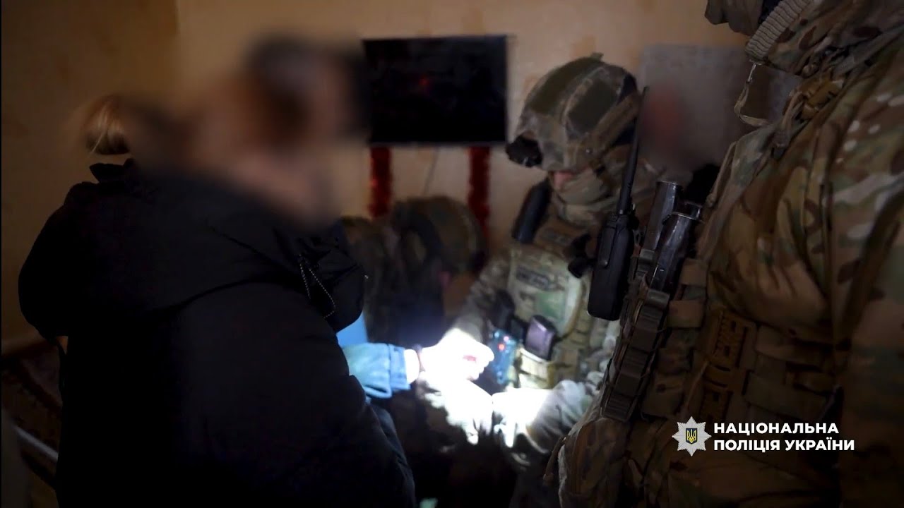 Фото для новини:Створили «бізнес» на виготовленні дитячої порнографії: поліцейські затримали подружжя киян