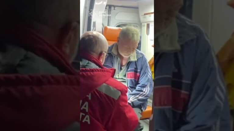 Фото для новини:«Мамо!»: рятувальники шукають рідних під завалами у Запоріжжі