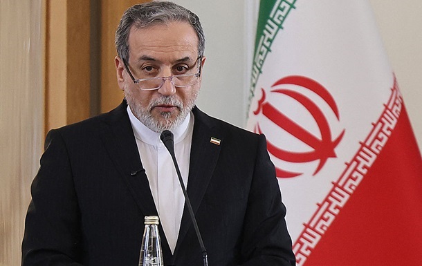 Фото для новини:Арагчі пригрозив Ізраїлю за удари по ядерних об'єктах Ірану