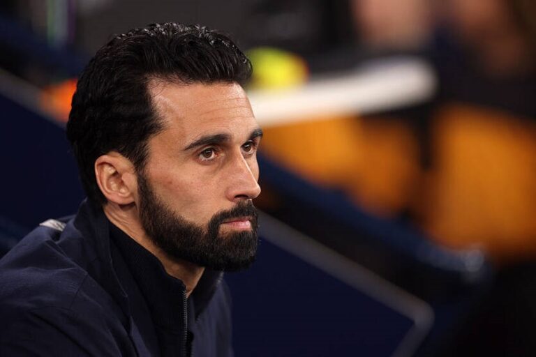 Фото для новини:Арбелоа розповів про роль українського воротаря в системі Реала