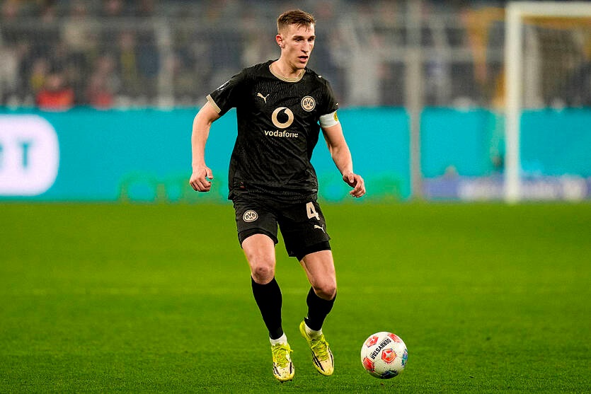 Фото для новини:Боруссія вирішила питання контракту ключового захисника