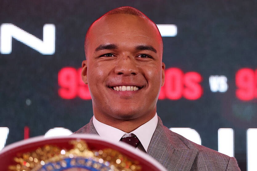 Фото для новини:Чемпіон WBO зробив вибір між Усиком та Ітаумою