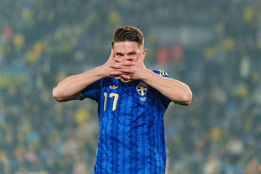 Фото для новини:Дьокереш тричі забив Україні і став рекордсменом