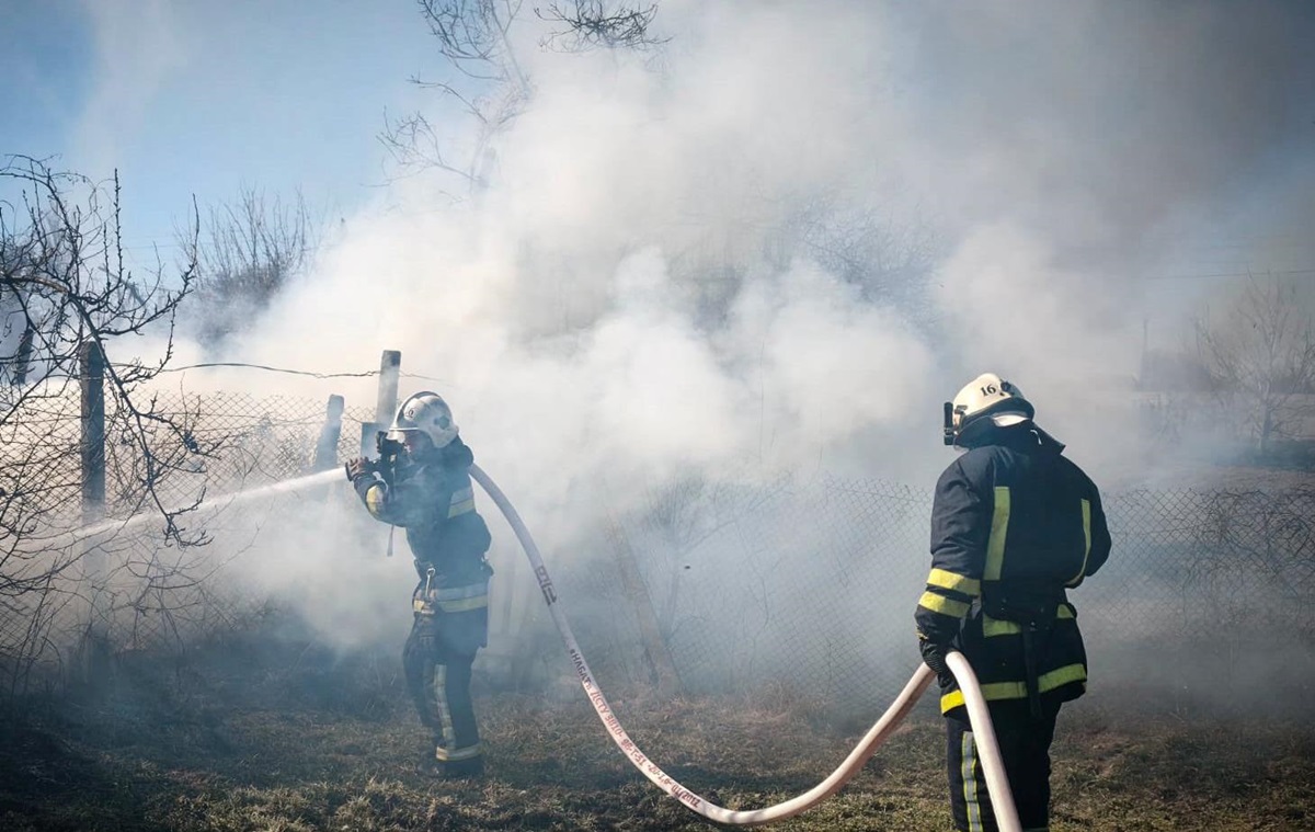 Фото для новини:Дрони РФ масовано накрили передмістя Одеси