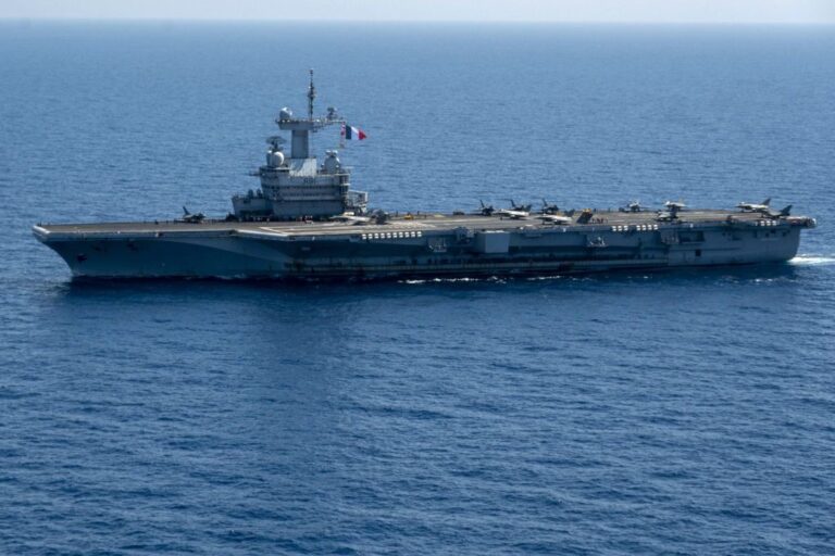 Фото для новини:Фітнес-додаток моряка видав координати авіаносця Франції