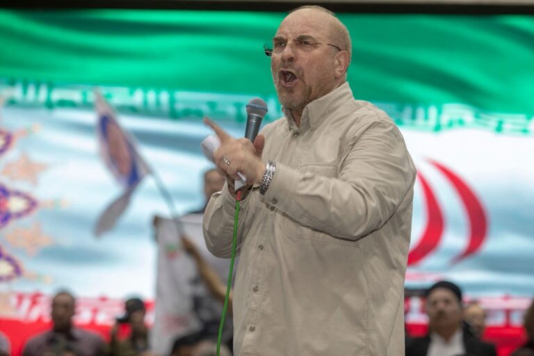 Фото для новини:Іран пригрозив "спалити" американські війська