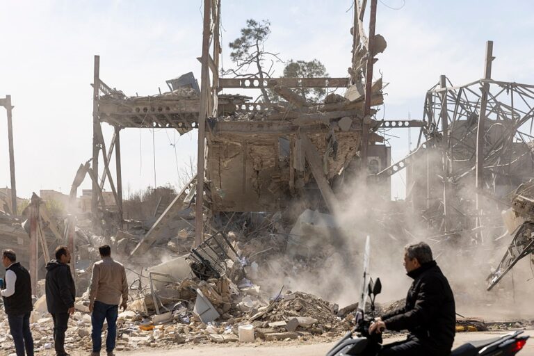 Фото для новини:Ізраїль за ніч скинув понад 80 бомб на збройові заводи в Тегерані