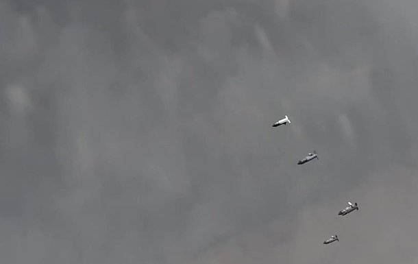 Фото для новини:Ізюмська громада знеструмлена КАБами, є постраждалі і руйнування