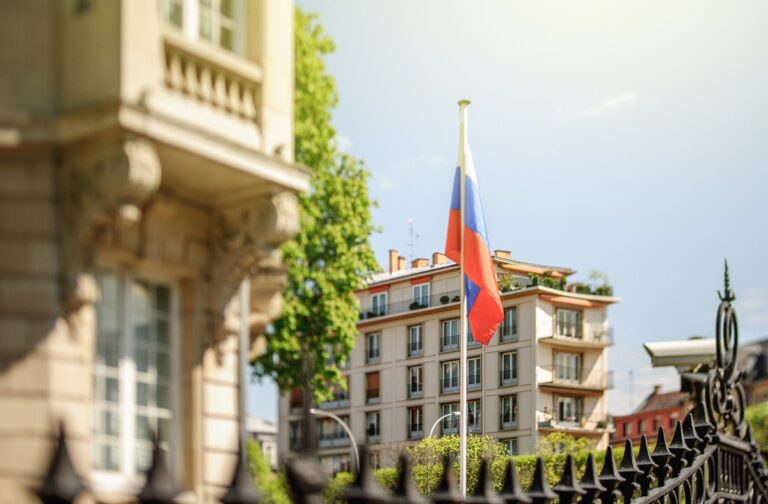 Фото для новини:Кремль вербує російськомовну молодь для диверсій в ЄС - ЗМІ