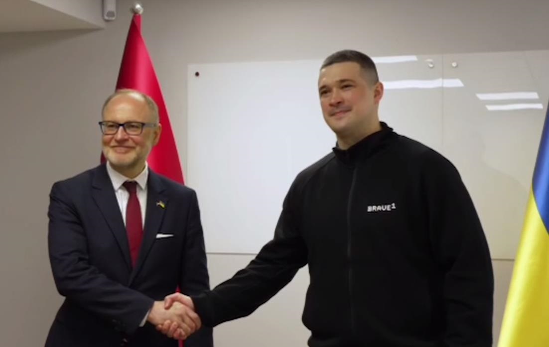 Фото для новини:Латвія почала передавати Україні партії бойових бронемашин CVR(T)