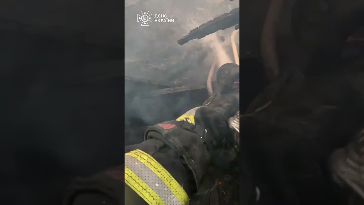 Фото для новини:Fpv-дрон влучив прямо у дев’ятиповерхівку на Донеччині!