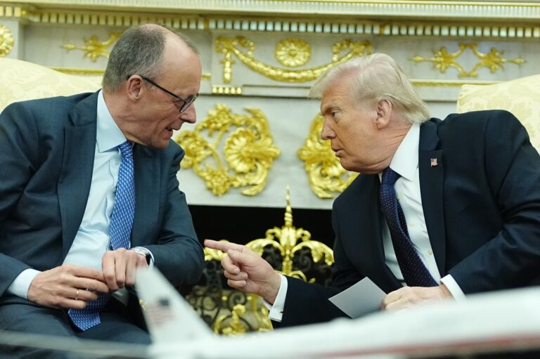 Фото для новини:Мерц обговорив з Трампом війни на Близькому Сході та в Україні