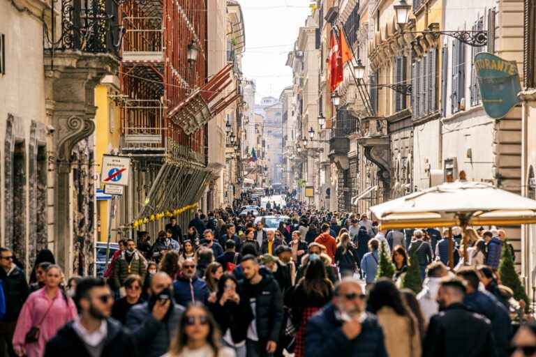 Фото для новини:Міграція врятувала демографічну ситуацію в Італії