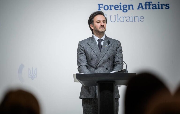 Фото для новини:МЗС відреагувало на газовий шантаж Орбана