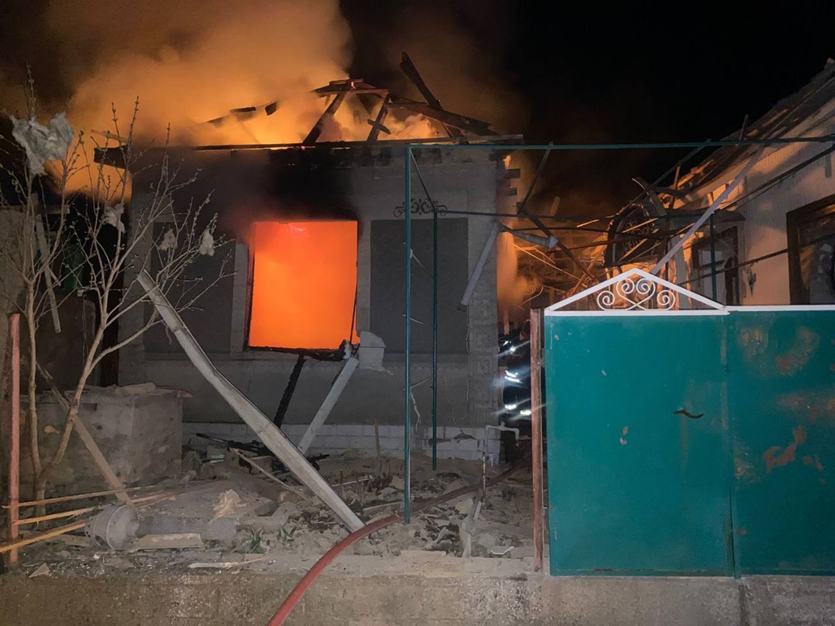 Фото для новини:На Одещині дрон РФ знищив будинок і спричинив масштабну пожежу