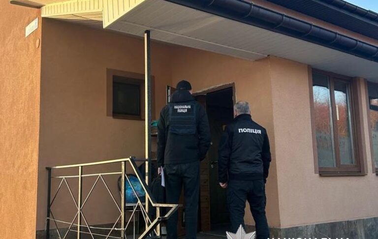 Фото для новини:Нацполіція проводить 70 обшуків у медзакладах