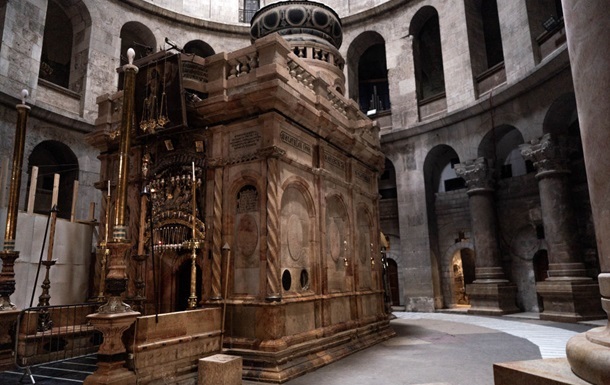 Фото для новини:Нетаньягу не пустив католиків до храму Гробу Господнього у Вербну неділю