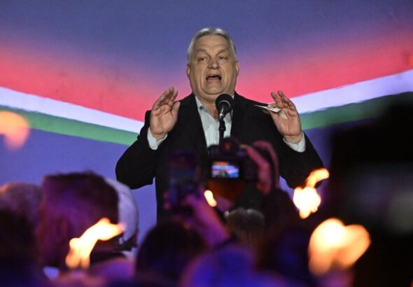 Фото для новини:Орбан зчинив істерику через опозиційних мітингарів