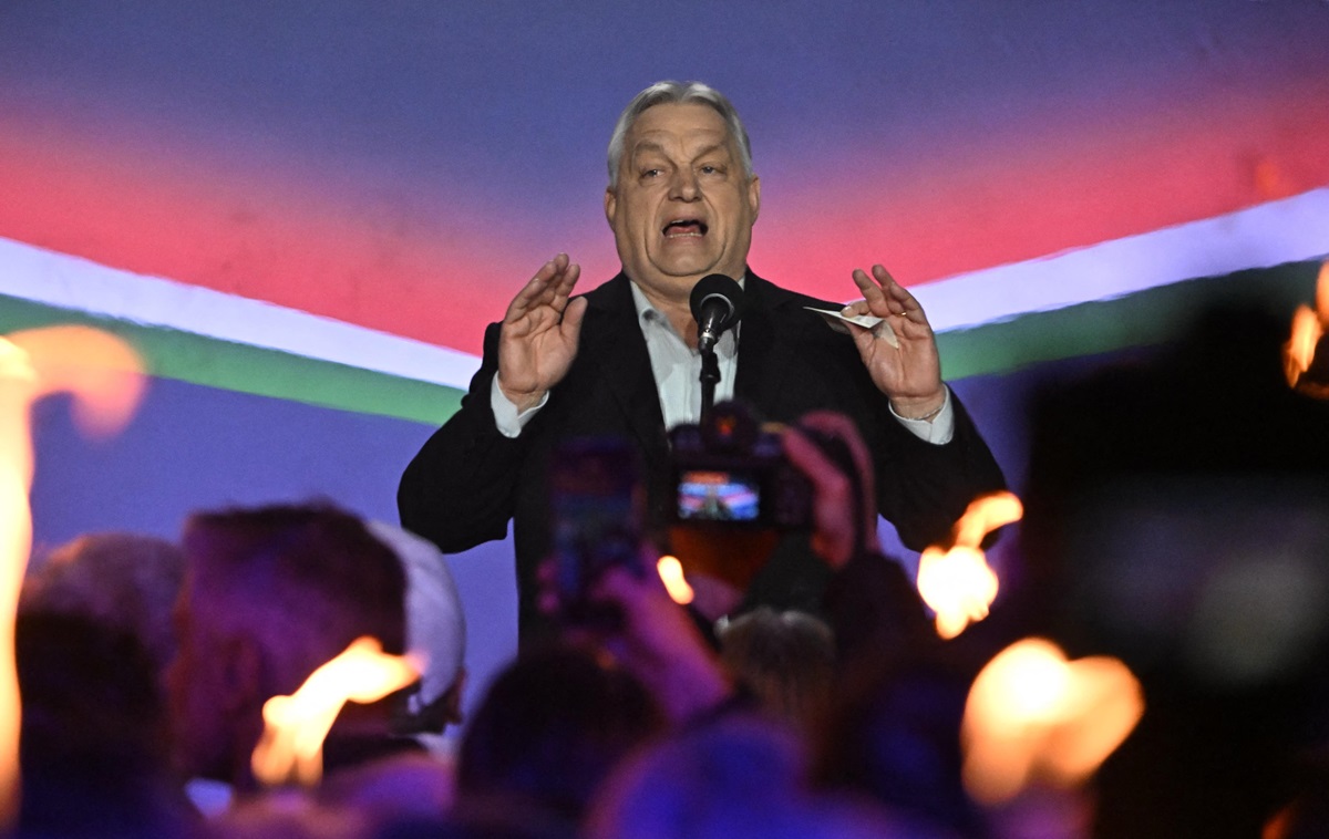 Фото для новини:Орбан зчинив істерику через опозиційних мітингарів