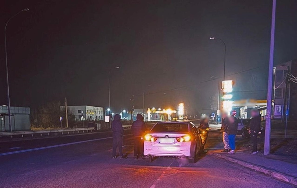 Фото для новини:Під Києвом поліцейський збив 20-річну дівчину на переході