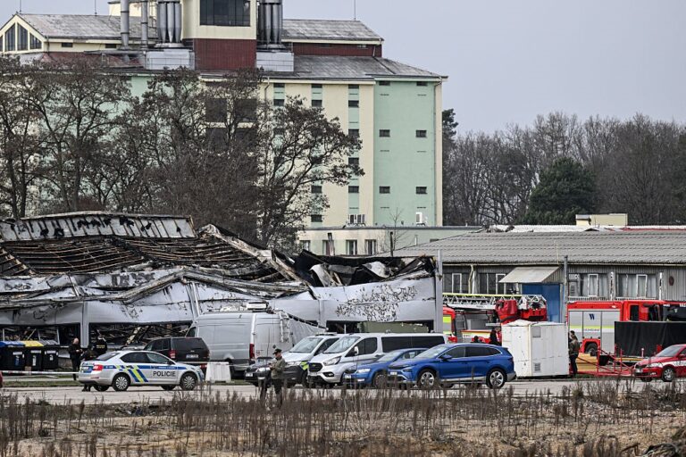 Фото для новини:Підпал заводу у Чехії: підозрювані висунули ультиматум компанії-власнику