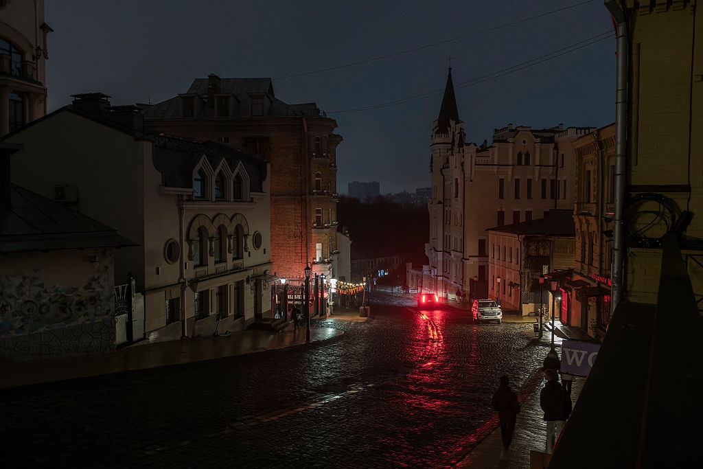 Фото для новини:По всій Україні відкновили відключення світла