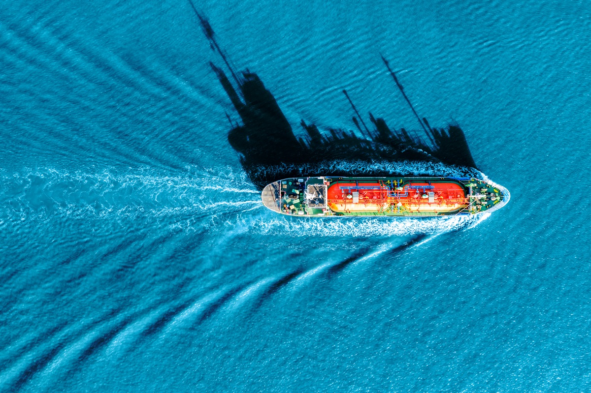 Фото для новини:Покупці СПГ масово переорієнтовуються з Катару на США