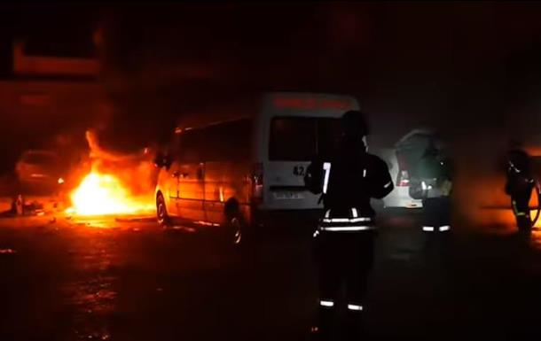 Фото для новини:РФ атакувала Київщину: пошкодження і пожежа