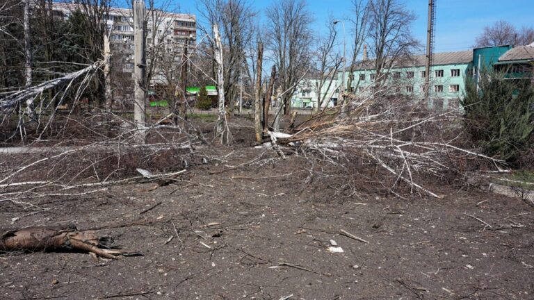 Фото для новини:Росіяни вдарили по Краматорську: троє загиблих