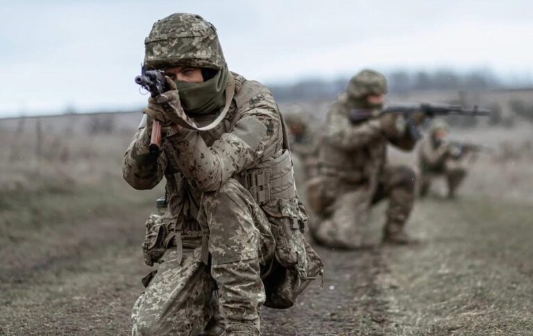 Фото для новини:Сили оборони знищили за добу 890 росіян - Генштаб