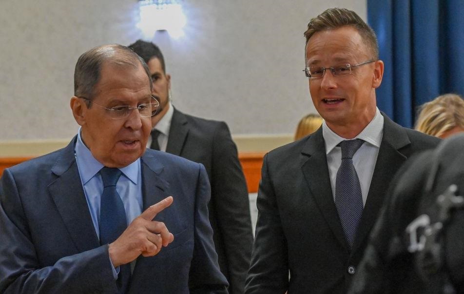 Фото для новини:Сійярто просив Лаврова сприяти перемозі партії Фіцо - ЗМІ