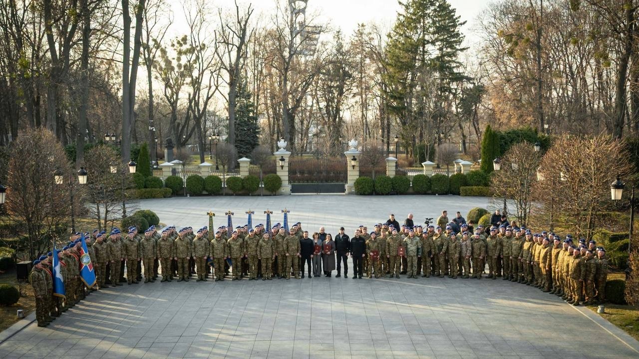Фото для новини:Володимир Зеленський привітав бійців Національної гвардії України з професійним святом