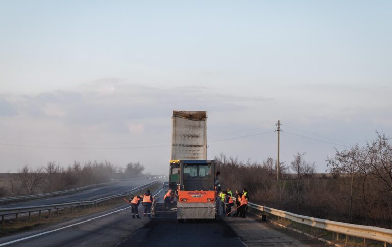 Фото для новини:Стало відомо, коли в Україні завершать ремонт доріг