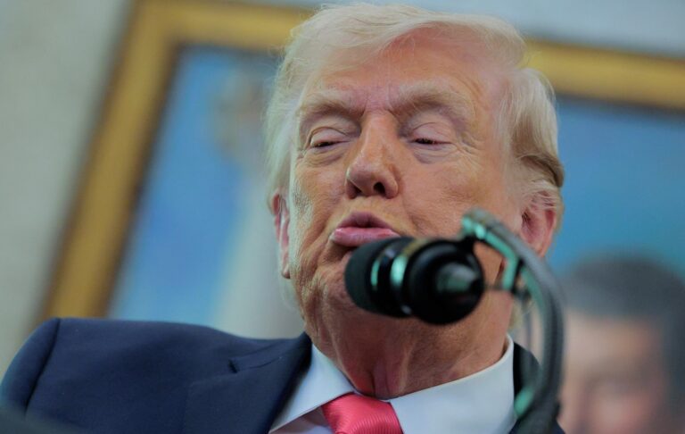 Фото для новини:Трамп готовий згортати війну з Іраном навіть без відкриття Ормузу - ЗМІ