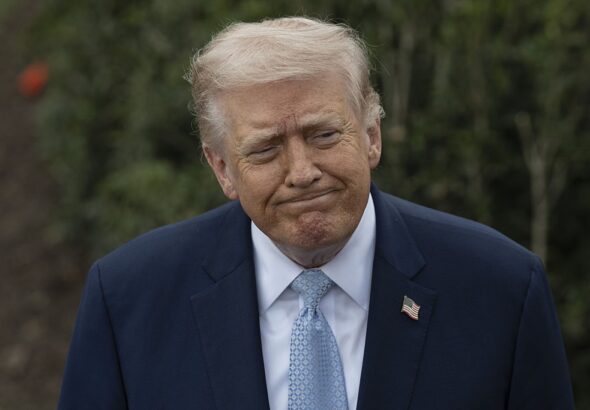 Фото для новини:Трамп розробляє стратегію щодо захоплення ядерних запасів Ірану - ЗМІ