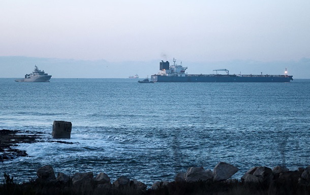 Фото для новини:У Фінській затоці скупчується черга з танкерів "тіньового флоту" РФ