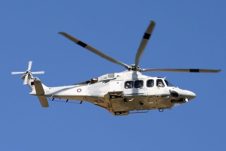 Фото для новини:У Катарі військовий вертоліт впав у море