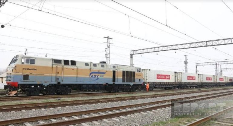 Фото для новини:У РФ заявили, що відправили до Ірану 300 тонн "гумдопомоги"