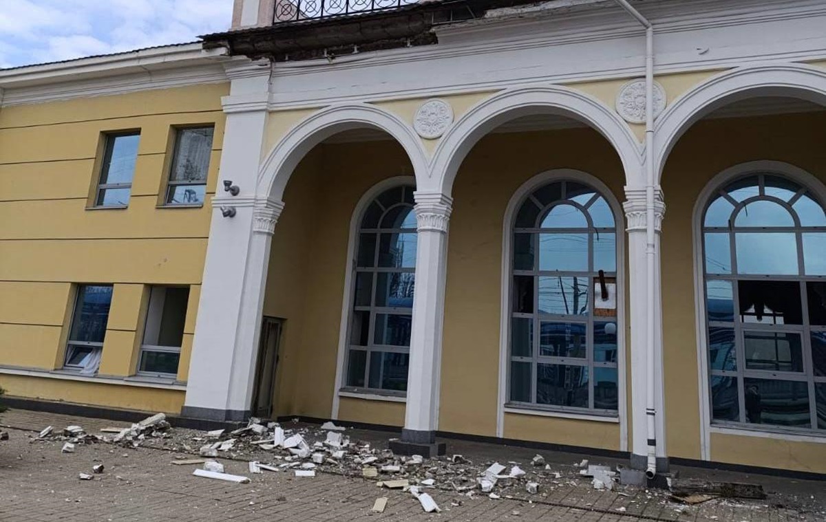 Фото для новини:У Слов&rsquo;янську атаковано залізницю, є поранені