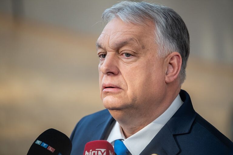 Фото для новини:Угорщина зупиняє транзит газу в Україну з липня - ЗМІ