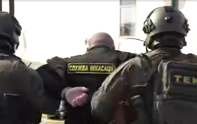 Фото для новини:Угорці вкололи "сироватку правди" затриманому інкасатору-українцю - ЗМІ