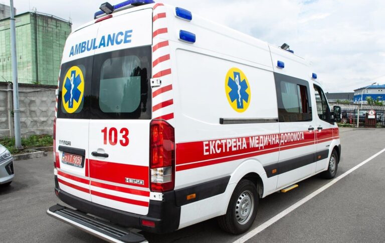 Фото для новини:В Одесі чоловік взяв у заручники бригаду "швидкої"