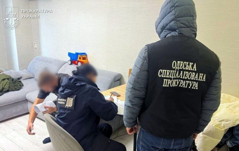 Фото для новини:В Одесі медики за $12 000 оформлювали "інвалідності" для відстрочки