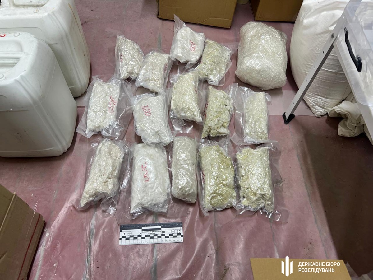 Фото для новини:Військовослужбовця ув'язнили на 9 років за виготовлення психотропів