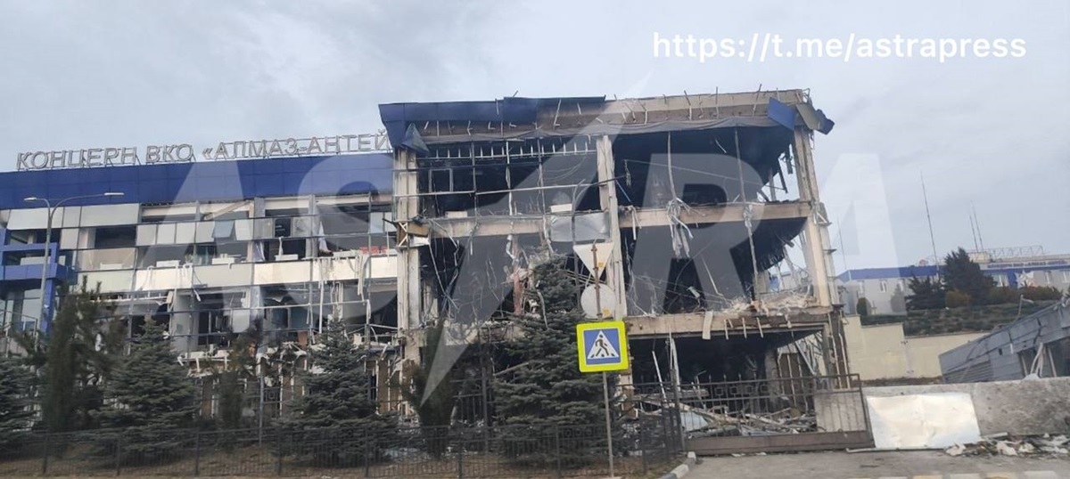 Фото для новини:Зʼявилися кадри з наслідками атаки на концерн Алмаз-Антей в Криму