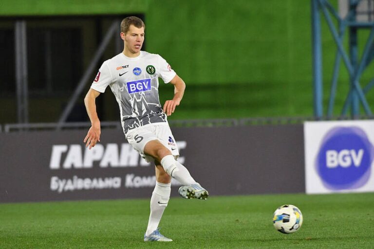 Фото для новини:Захисник Полісся вперше вийшов у футболці збірної України