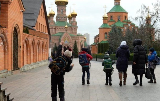 Фото для новини:Завершено перевірку монастиря з підпільною школою в Києві на зв'язки з РПЦ