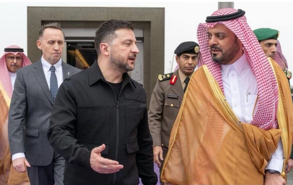 Фото для новини:Зеленський несподівано прибув на Близький Схід