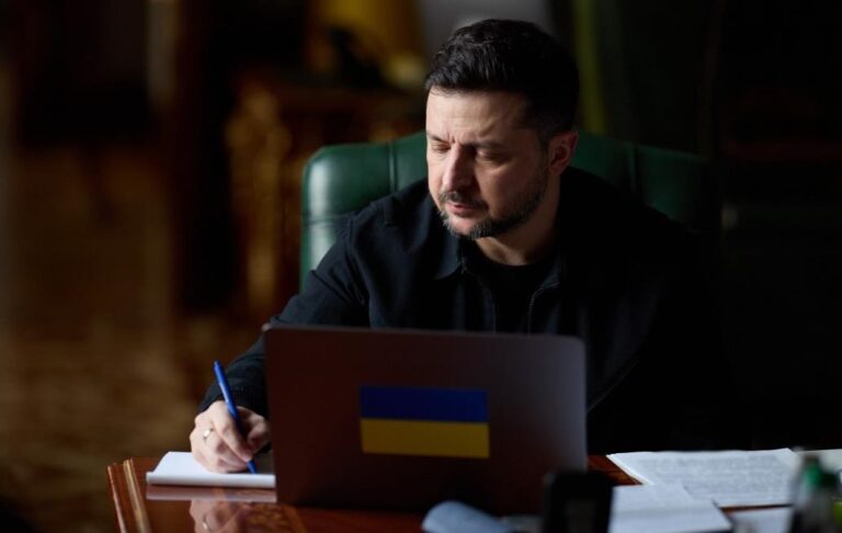 Фото для новини:Зеленський обговорив із Мерцом мирні переговори