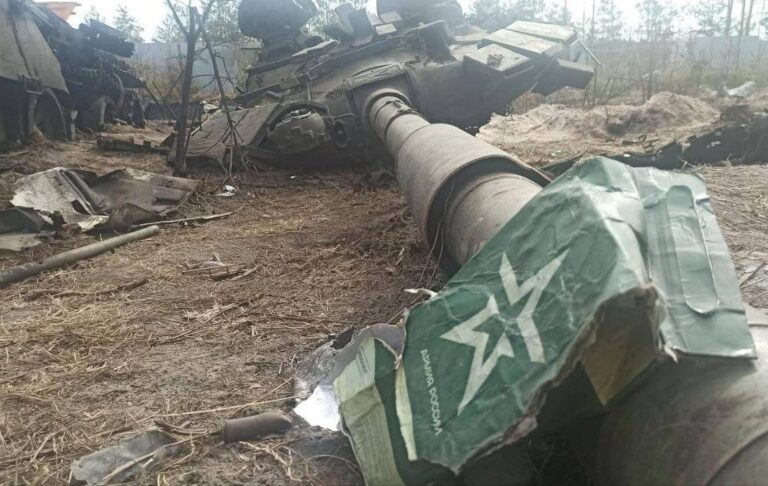 Фото для новини:ЗСУ відбивають атаки на 11 напрямках - Генштаб